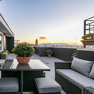 https://livemalaga-terrace-deluxe.hotelsinnerja.org